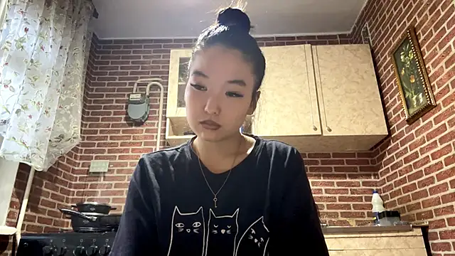 EmmaLeexth online show from 7, 11, 2025