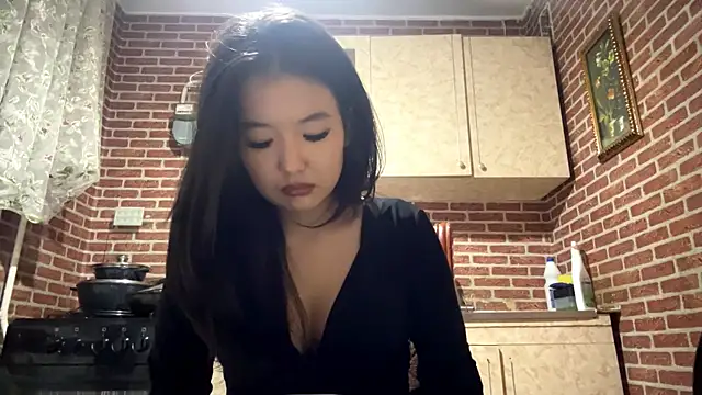 EmmaLeexth online show from 15, 2, 2026