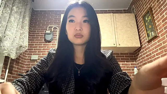 EmmaLeexth online show from 30, 10, 2025