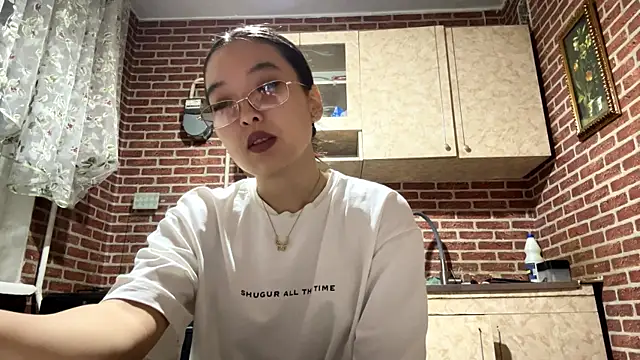 EmmaLeexth online show from 2, 10, 2025