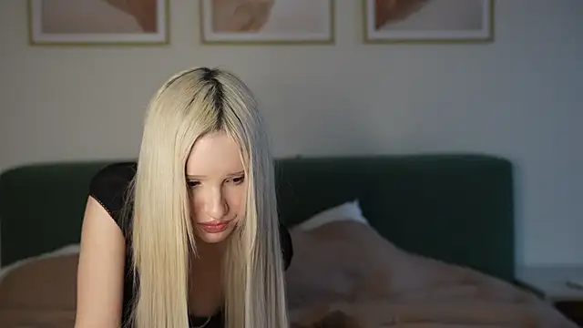 Laura Obsidian online show from 1, 12, 2025