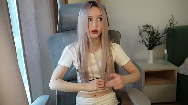 Laura Obsidian online show from 24, 10, 2025