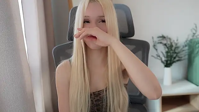 Laura Obsidian online show from 2, 11, 2025