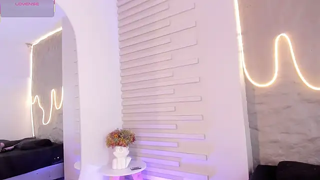 Naomy gyal online show from 28, 11, 2025