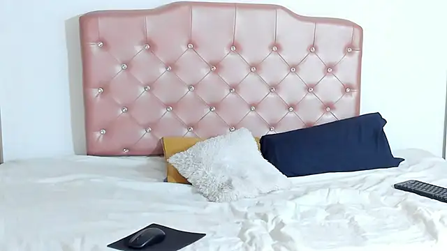 IslaRose7 online show from 5, 3, 2026