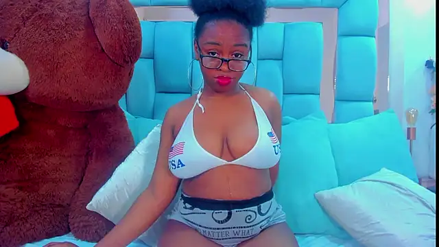 hazellanee online show from 29, 3, 2026