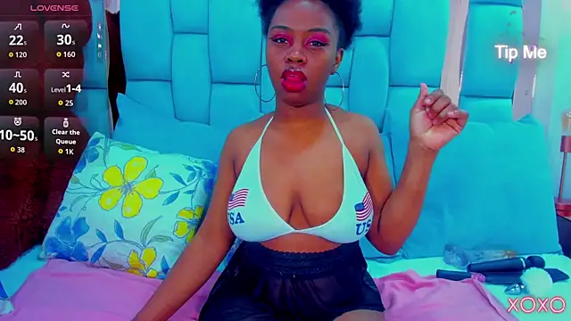 Snapshot of hazellanee chatting on 1, 3, 2026 hazellanee online show from 1, 3, 2026