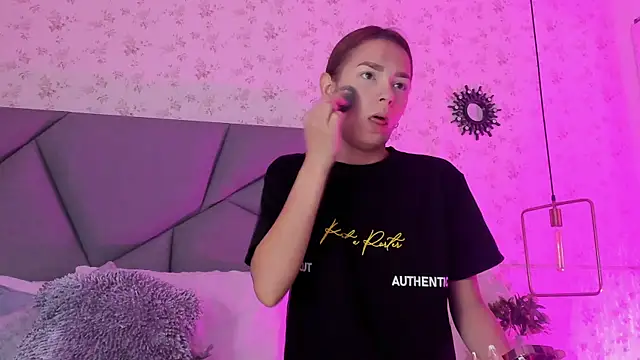 meganandtylerr19 online show from 18, 11, 2025