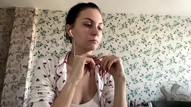 Snapshot of DevoraShaban chatting on 19, 9, 2025 DevoraShaban online show from 19, 9, 2025