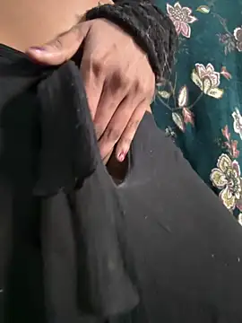 Snapshot of DAMinii_ chatting on 19, 11, 2025 DAMinii online show from 19, 11, 2025