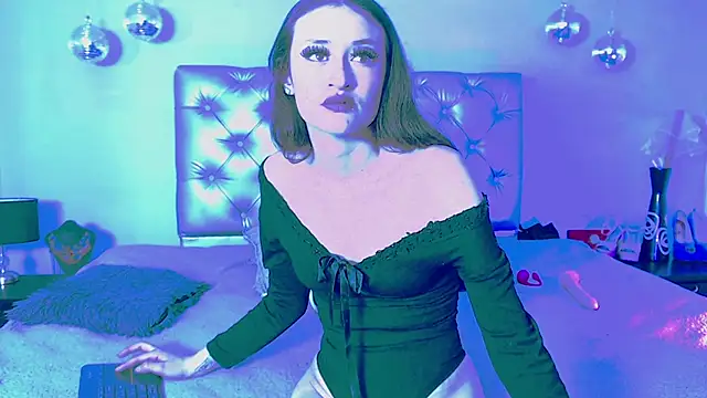 Emily Swiftt online show from 21, 10, 2025