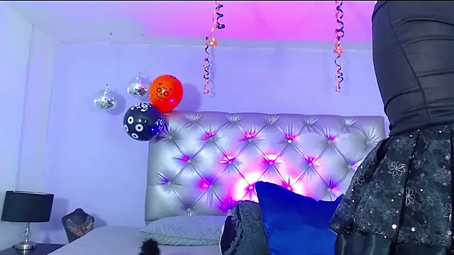 Emily Swiftt online show from 28, 10, 2025