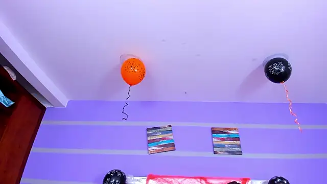 Emily Swiftt online show from 30, 10, 2025