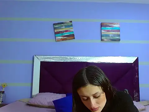 Emily Swiftt online show from 11, 11, 2025