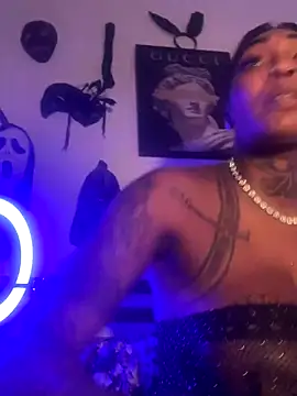 QUEENCALIMOD online show from 17, 11, 2025