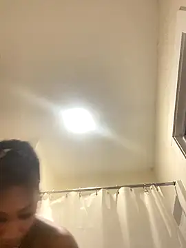 QUEENCALIMOD online show from 14, 11, 2025