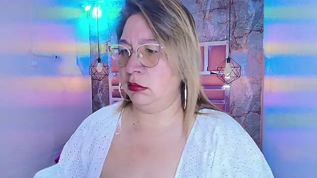 Snapshot of MaylinRosse_ chatting on 16, 2, 2026 MaylinRosse online show from 16, 2, 2026