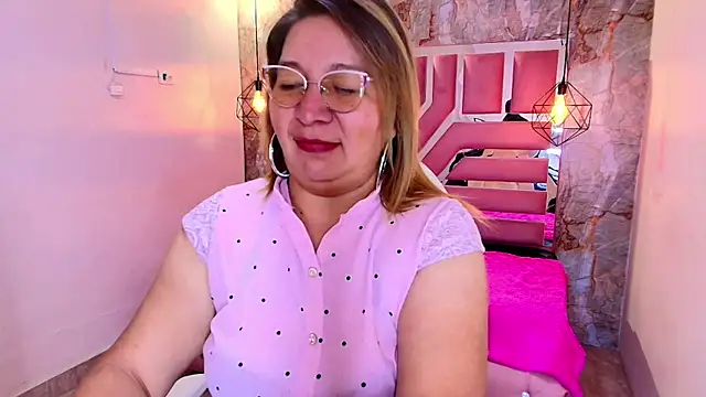 Snapshot of MaylinRosse_ chatting on 20, 2, 2026 MaylinRosse online show from 20, 2, 2026