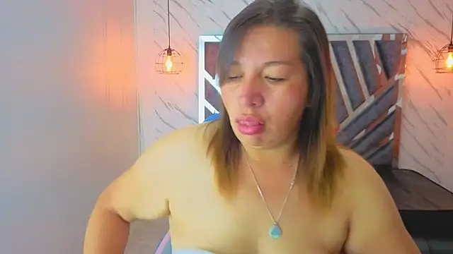 Snapshot of MaylinRosse_ chatting on 24, 6, 2026 MaylinRosse online show from 24, 6, 2026
