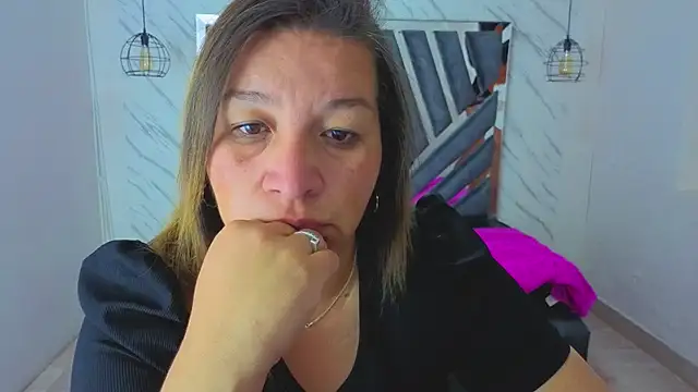 Snapshot of MaylinRosse_ chatting on 14, 7, 2026 MaylinRosse online show from 14, 7, 2026