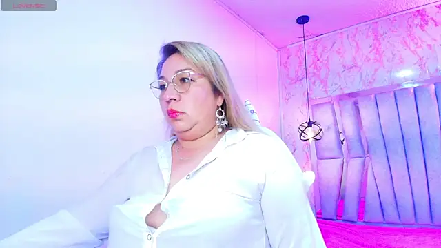 MaylinRosse  online show from 17, 10, 2025