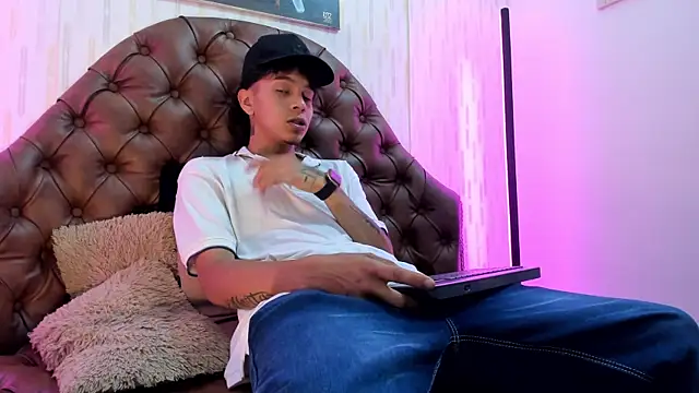 noah blake0 online show from 8, 10, 2025