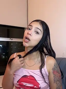 Snapshot of Mia_fire666 chatting on 5, 12, 2025 Mia fire666 online show from 5, 12, 2025