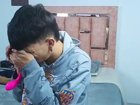 DemianSalvatore online show from 5, 12, 2025