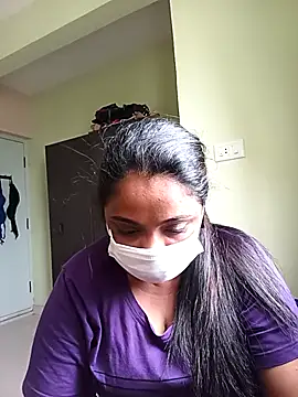 queendivya online show from 4, 10, 2025