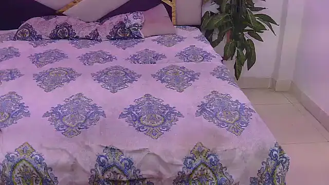 Lovelyy-couple online show from 22, 2, 2026