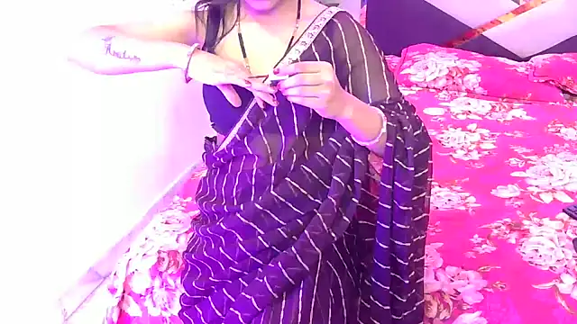 Lovelyy-couple online show from 11, 4, 2026