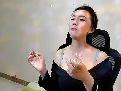 sallycui online show from 25, 9, 2025