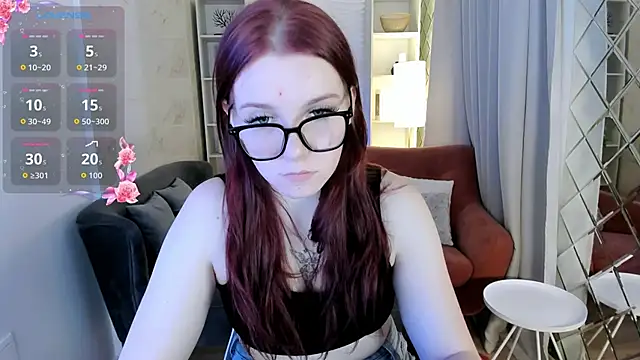 Layla Glam online show from 12, 3, 2026