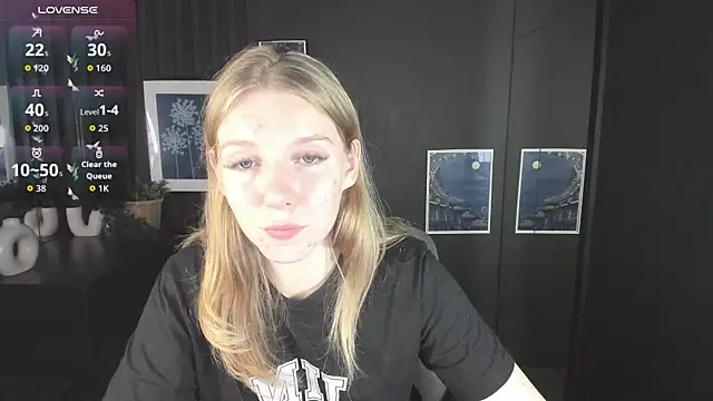 Layla Glam online show from 26, 9, 2025