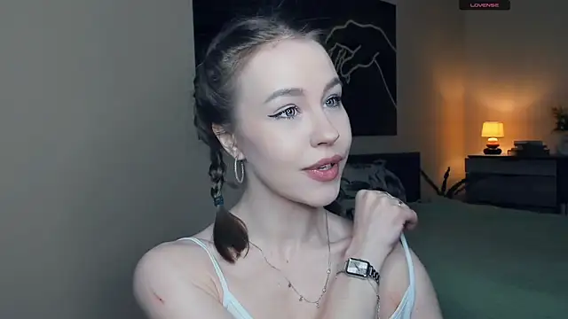 Snapshot of MaliaBourraine chatting on 6, 6, 2026 MaliaBourraine online show from 6, 6, 2026