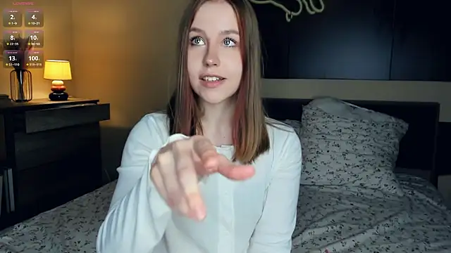 MaliaBourraine online show from 8, 10, 2025