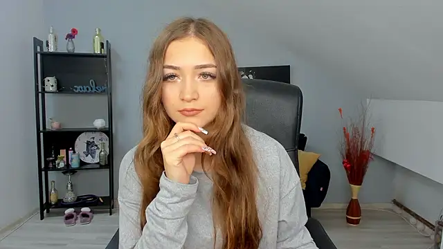 EllaClarke online show from 31, 3, 2026