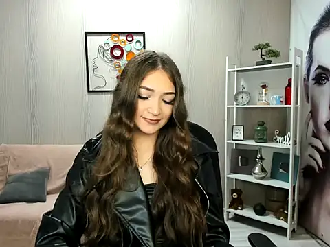 EllaClarke online show from 28, 3, 2026