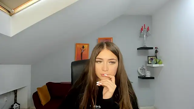 EllaClarke online show from 25, 9, 2025