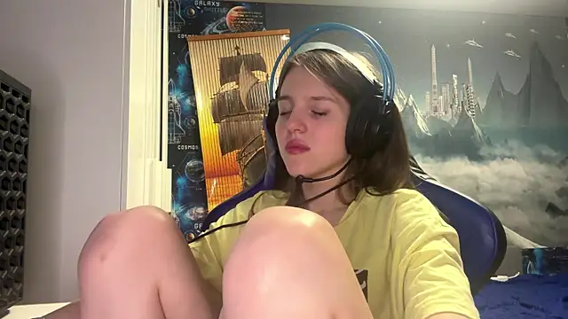 Elira Breeze online show from 1, 3, 2026