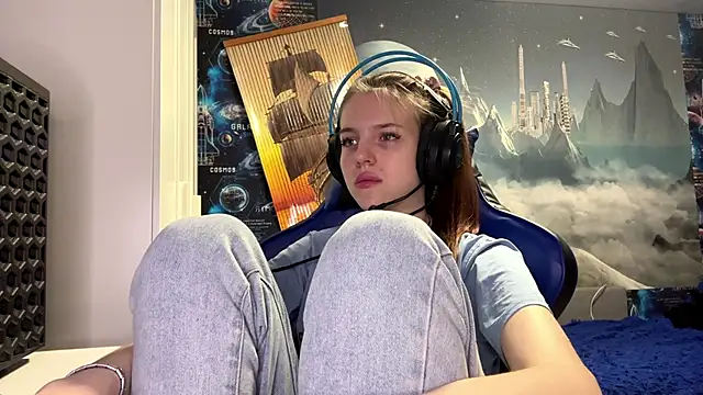 Elira Breeze online show from 9, 1, 2026