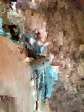 Snapshot of sparrowzy chatting on 13, 11, 2025 sparrowzy online show from 13, 11, 2025