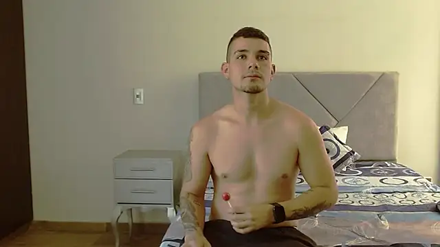 BooyHott  online show from 2, 10, 2025