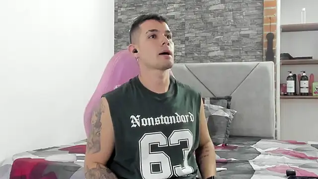 BooyHott  online show from 6, 2, 2026