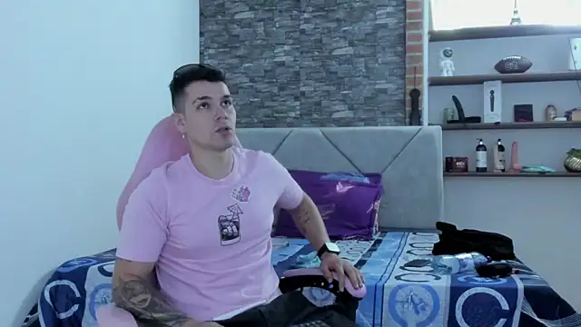 BooyHott  online show from 7, 1, 2026