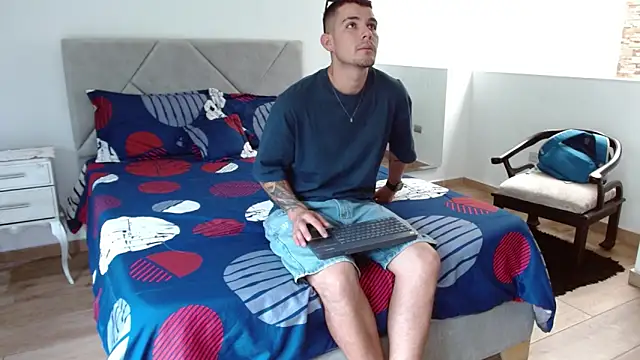 BooyHott  online show from 23, 9, 2025