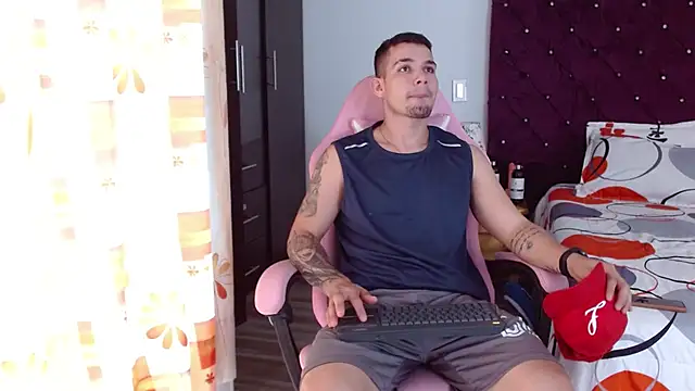 BooyHott  online show from 26, 10, 2025