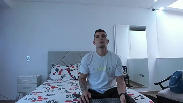 BooyHott  online show from 24, 9, 2025