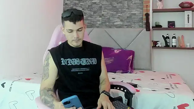 BooyHott  online show from 14, 1, 2026