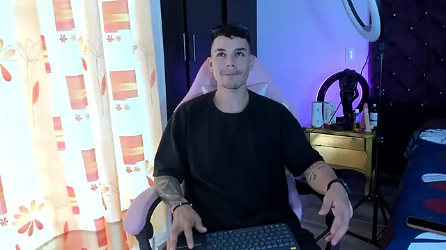 BooyHott  online show from 24, 11, 2025